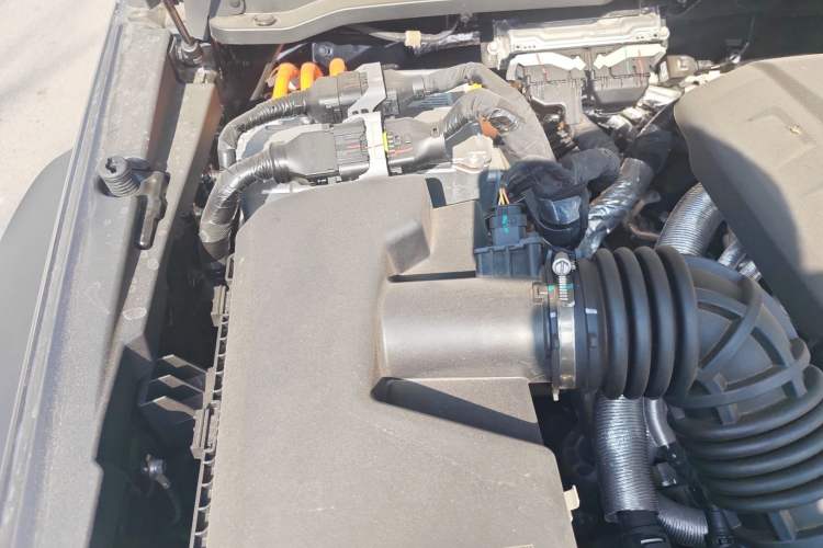 Used Tank 300 New Energy 2025 Hi4-T Engine Bay Right