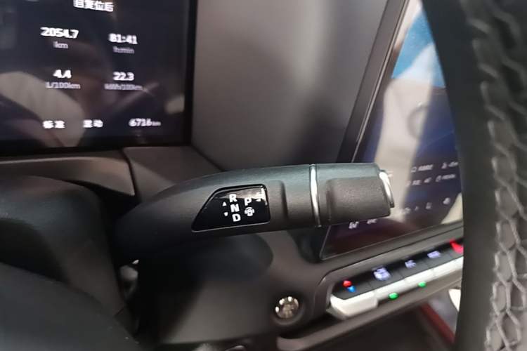 Used Tank 300 New Energy 2025 Model, Hi4-T 36.7kWh Gear Lever