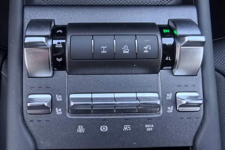 Used Tank 300 New Energy 2025 Hi4-T Interior 3