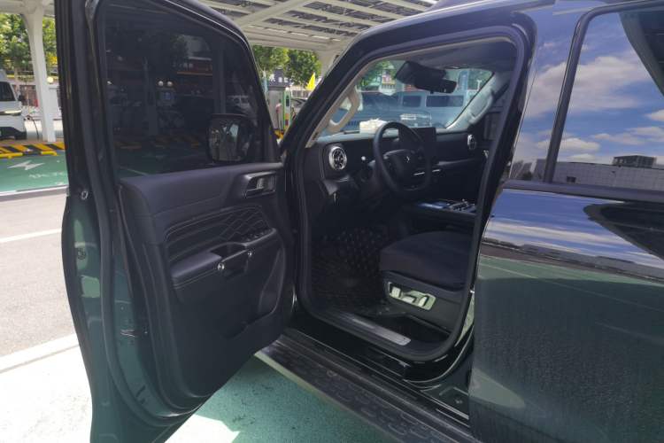 Used Tank 300 New Energy 2025 Hi4-T Interior 3