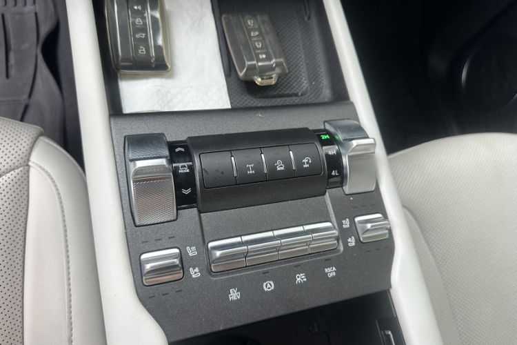 Used Tank 300 New Energy 2025 Hi4-T Interior 3