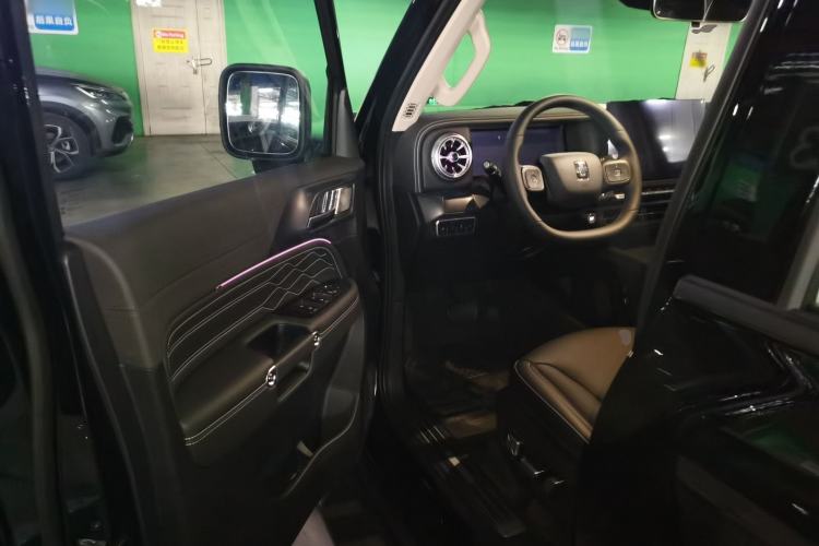 Used Tank 300 New Energy 2025 Hi4-T Interior 3