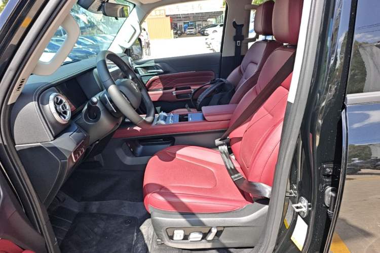 Used Tank 300 New Energy 2025 Hi4-T Left Front Seat