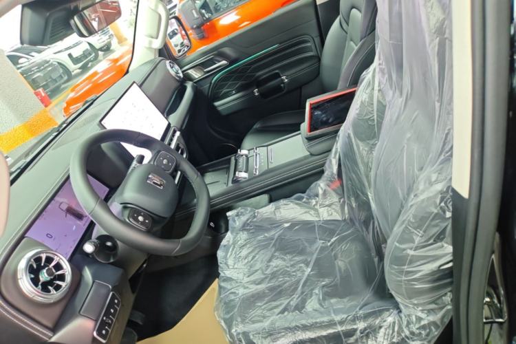 Used Tank 300 New Energy 2025 Hi4-T Left Front Seat