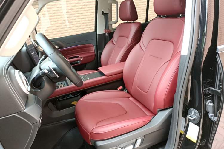 Used Tank 300 New Energy 2025 Model, Hi4-T 36.7kWh Left Front Seat