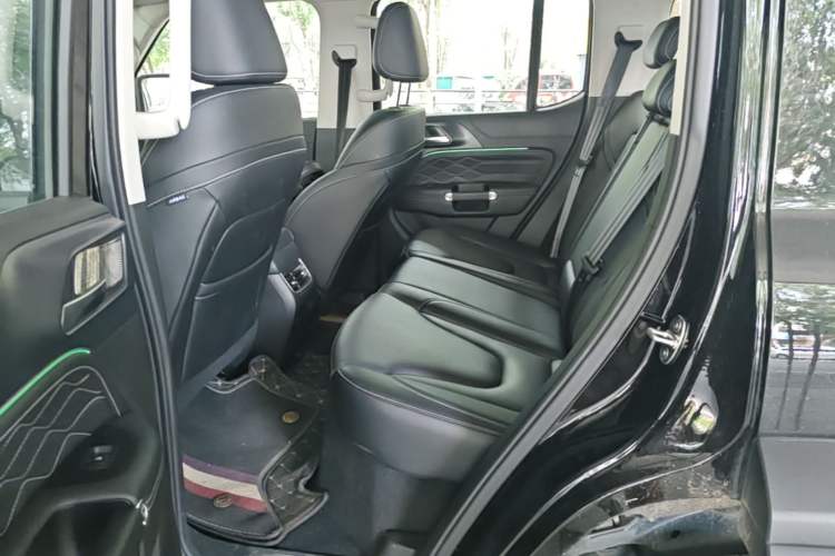 Used Tank 300 New Energy 2025 Hi4-T Left Rear Seat