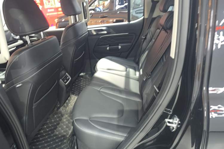 Used Tank 300 New Energy 2025 Hi4-T Left Rear Seat