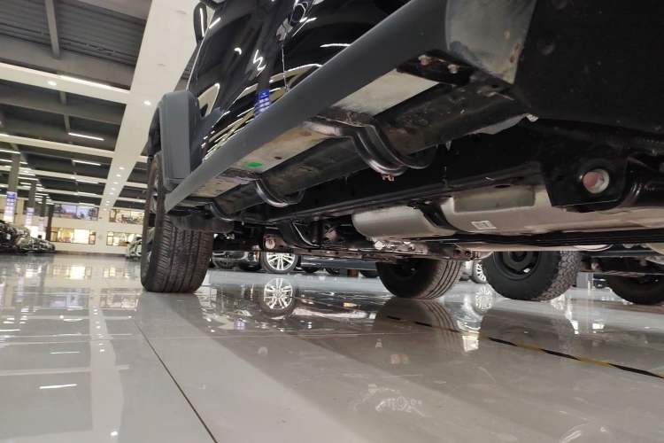 Used Tank 300 New Energy 2025 Hi4-T Left Side Sill