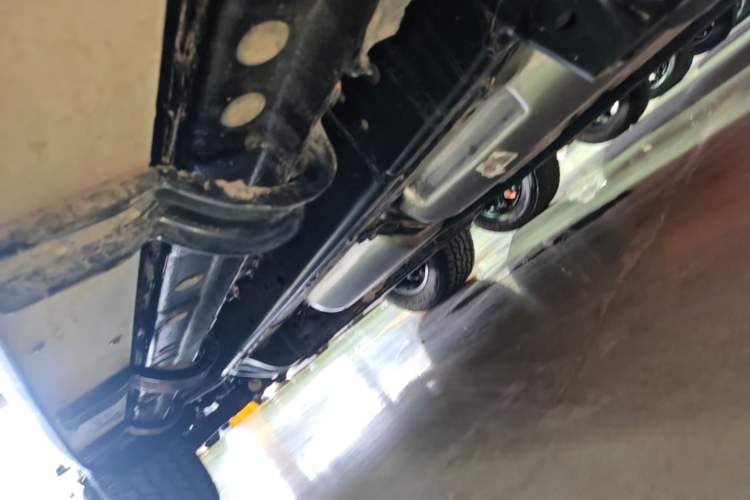 Used Tank 300 New Energy 2025 Hi4-T Left Side Sill