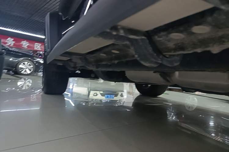 Used Tank 300 New Energy 2025 Hi4-T Left Side Sill