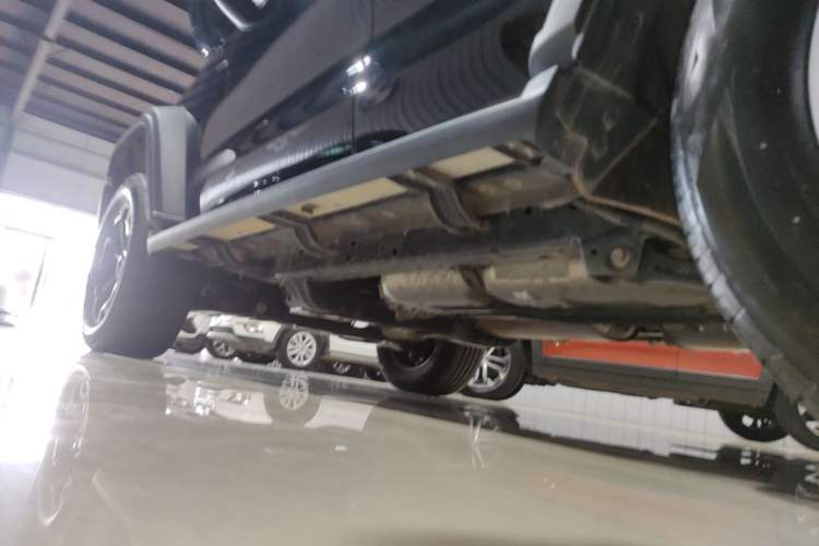 Used Tank 300 New Energy 2025 Hi4-T Left Side Sill