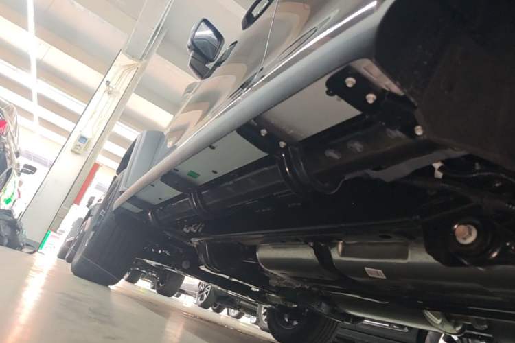 Used Tank 300 New Energy 2025 Hi4-T Left Side Sill