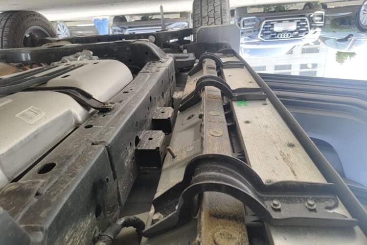 Used Tank 300 New Energy 2025 Hi4-T Left Side Sill