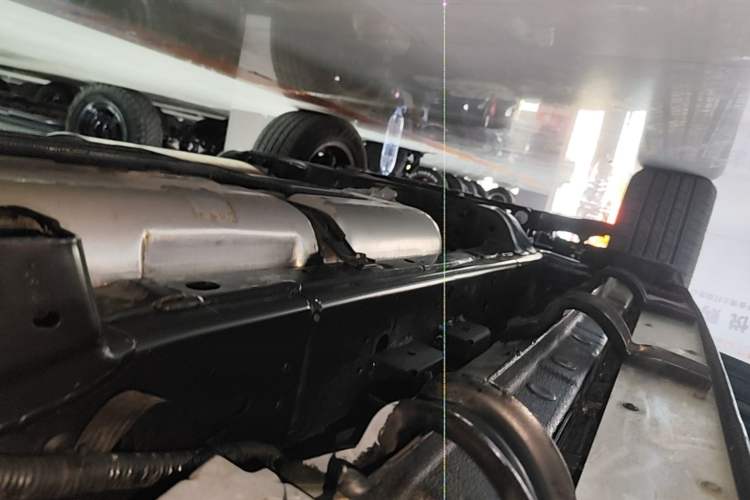 Used Tank 300 New Energy 2025 Hi4-T Left Side Sill