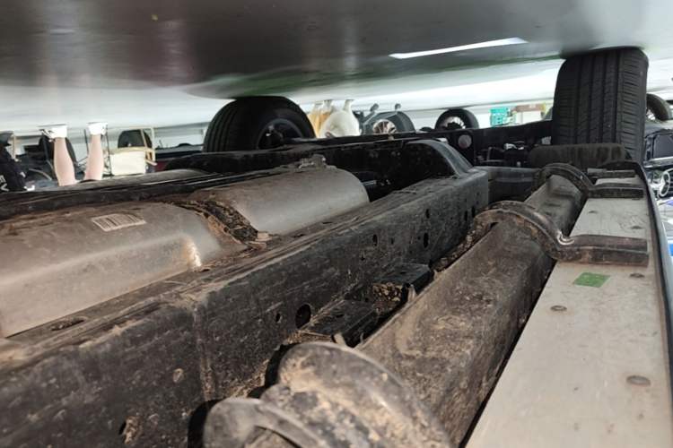 Used Tank 300 New Energy 2025 Hi4-T Left Side Sill
