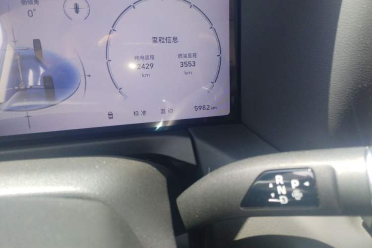 Used Tank 300 New Energy 2025 Hi4-T Odometer Close Up