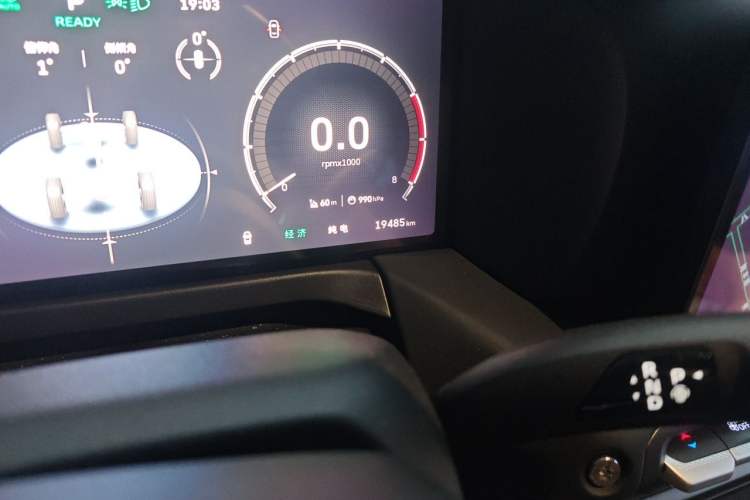 Used Tank 300 New Energy 2025 Hi4-T Odometer Close Up