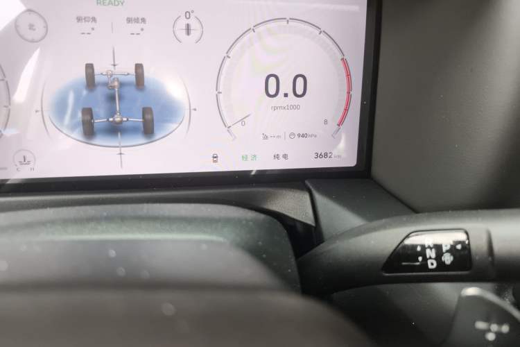 Used Tank 300 New Energy 2025 Model, Hi4-T 36.7kWh Odometer Close Up