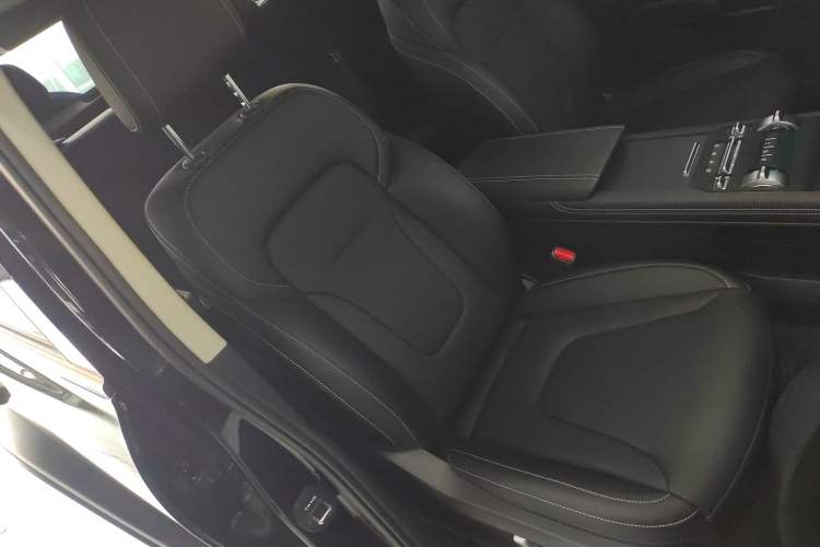 Used Tank 300 New Energy 2025 Hi4-T Right Front Seat