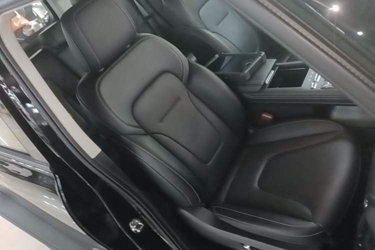 Used Tank 300 New Energy 2025 Hi4-T Right Front Seat