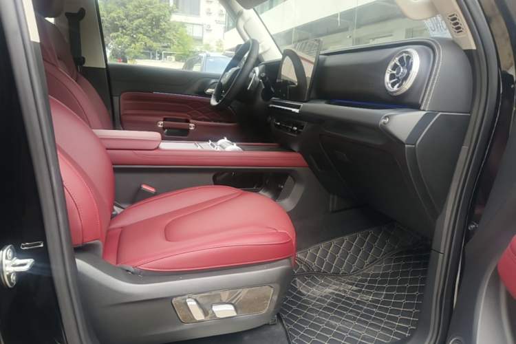 Used Tank 300 New Energy 2025 Model, Hi4-T 36.7kWh Right Front Seat