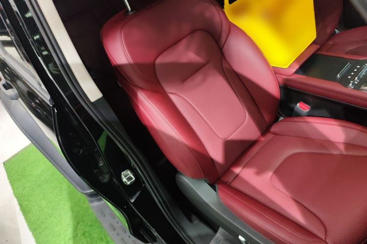 Used Tank 300 New Energy 2025 Hi4-T Right Front Seat
