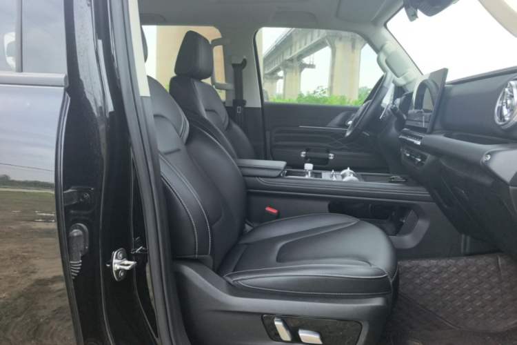 Used Tank 300 New Energy 2025 Hi4-T Right Front Seat