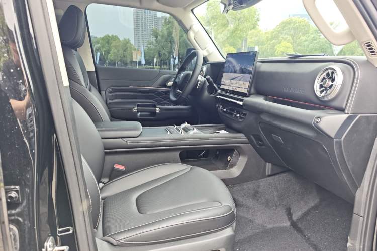 Used Tank 300 New Energy 2025 Model, Hi4-T 36.7kWh Right Front Seat