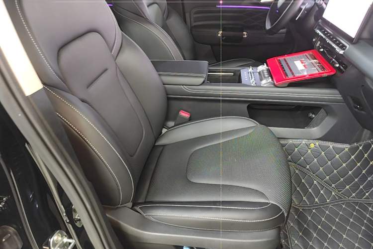 Used Tank 300 New Energy 2025 Hi4-T Right Front Seat