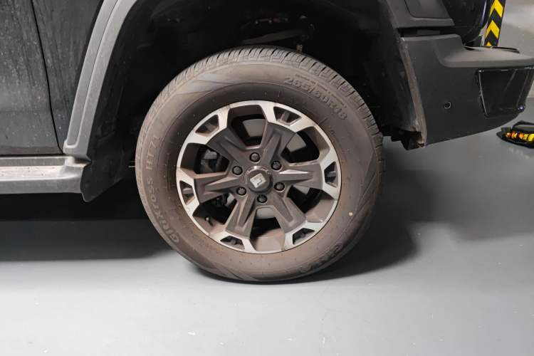 Used Tank 300 New Energy 2025 Model, Hi4-T 36.7kWh Right Front Wheel Hub