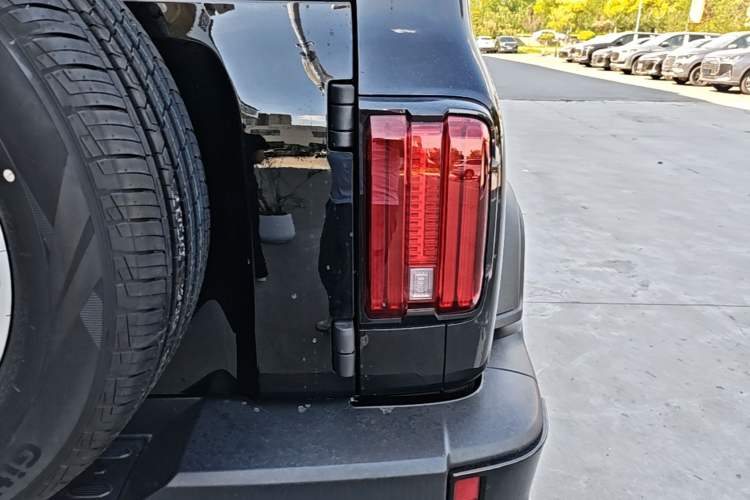Used Tank 300 New Energy 2025 Model, Hi4-T 36.7kWh Right Rear Taillight
