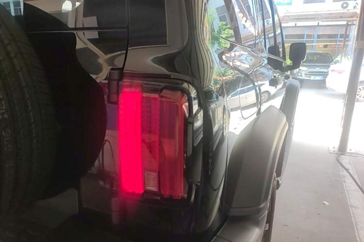 Used Tank 300 New Energy 2025 Model, Hi4-T 36.7kWh Right Rear Taillight