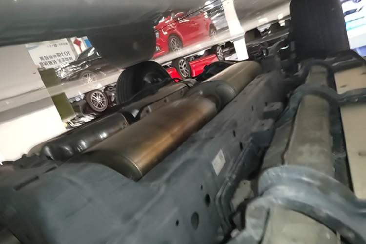 Used Tank 300 New Energy 2025 Hi4-T Right Side Sill