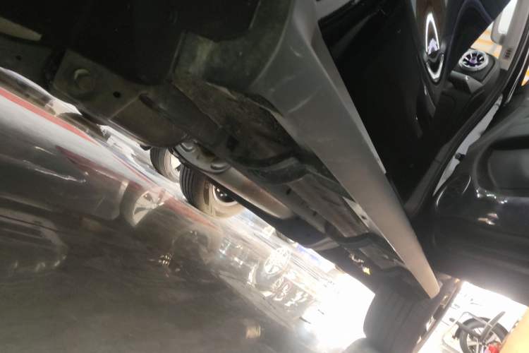 Used Tank 300 New Energy 2025 Hi4-T Right Side Sill