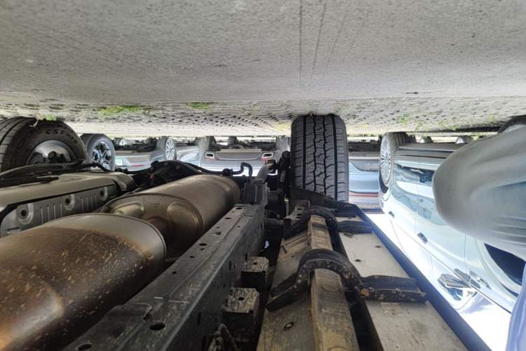 Used Tank 300 New Energy 2025 Hi4-T Right Side Sill