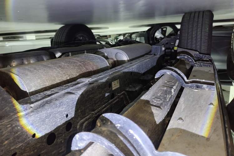Used Tank 300 New Energy 2025 Hi4-T Right Side Sill