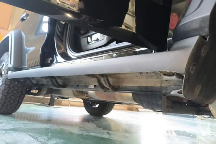 Used Tank 300 New Energy 2025 Hi4-T Right Side Sill