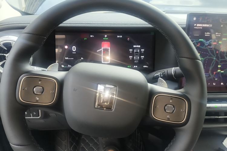 Used Tank 300 New Energy 2025 Model, Hi4-T 36.7kWh Steering Wheel