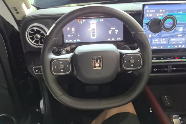 Used Tank 300 New Energy 2025 Model, Hi4-T 36.7kWh Steering Wheel