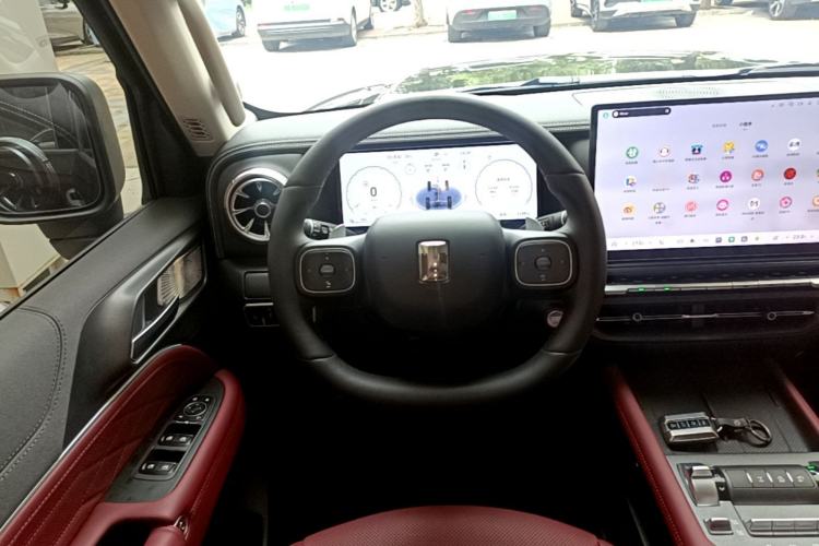 Used Tank 300 New Energy 2025 Model, Hi4-T 36.7kWh Steering Wheel