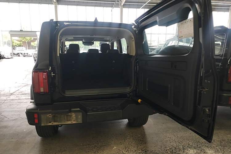 Used Tank 300 New Energy 2025 Hi4-T Trunk