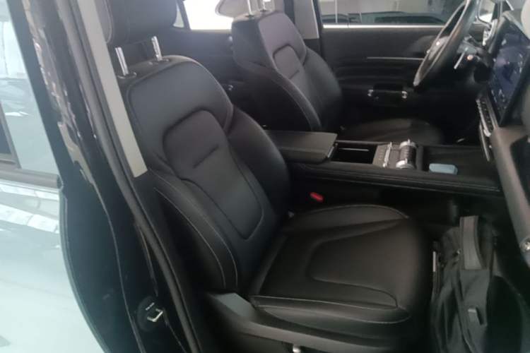 Used Tank 300 New Energy 2025 Hi4-T Right Front Seat