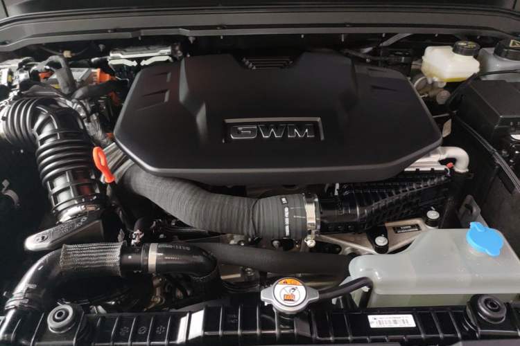 Used Tank 300 New Energy 2025 Hi4-T Engine Bay