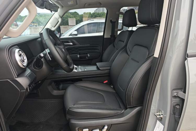Used Tank 300 New Energy 2025 Hi4-T Left Front Seat
