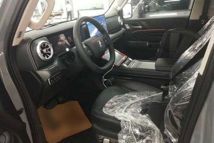 Used Tank 300 New Energy 2025 Hi4-T Left Front Seat