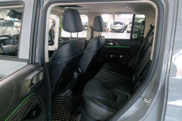 Used Tank 300 New Energy 2025 Hi4-T Left Rear Seat