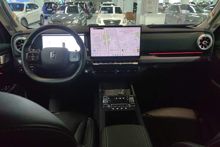 Used Tank 300 New Energy 2025 Hi4-T Center Console