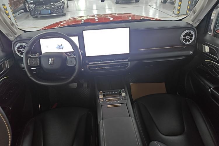 Used Tank 300 New Energy 2025 Hi4-T Center Console