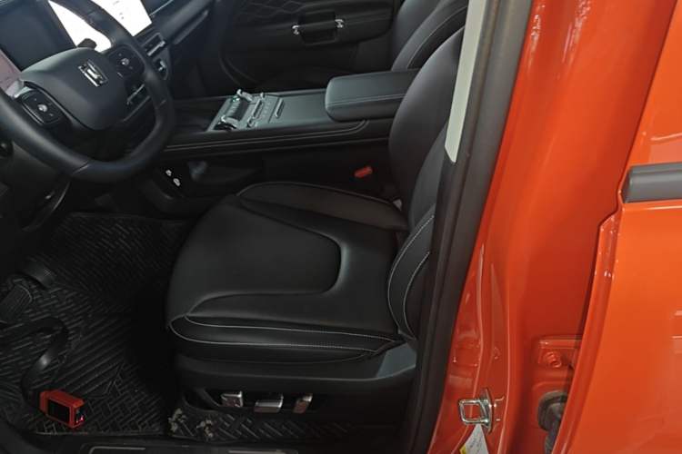Used Tank 300 New Energy 2025 Hi4-T Left Front Seat