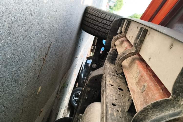 Used Tank 300 New Energy 2025 Hi4-T Left Side Sill